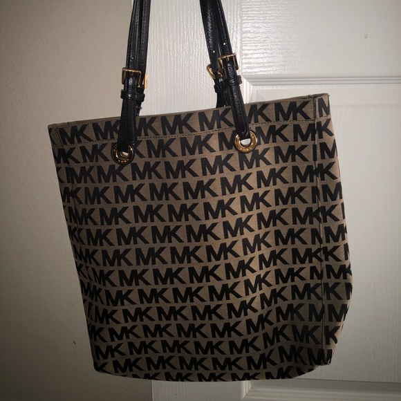 Handbag - Picture 1 of 2